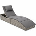Chaise longue en rotin synthétique gris avec coussins